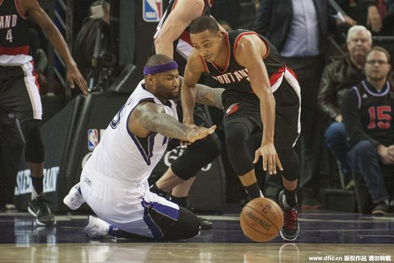 员在现代足 员在现代足